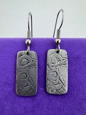 💛 Pewter Indigenous Carved Raven Rectangle Drop Earrings